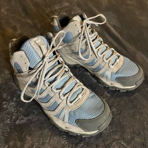 NEW Columbia Womens Hiking Shoes - Blue - Gray - Size 9 - Outdoors - Active